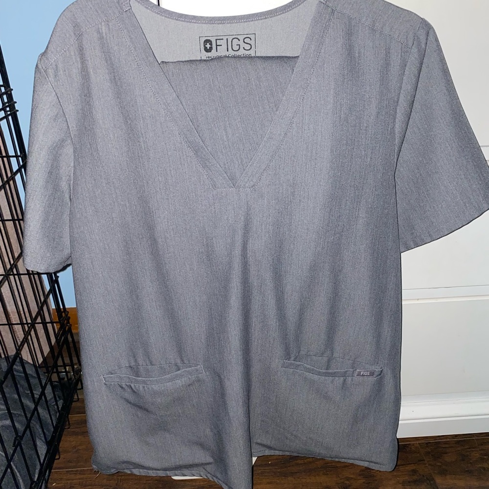 Figs XL grey scrub top & XL tall regular cut pant